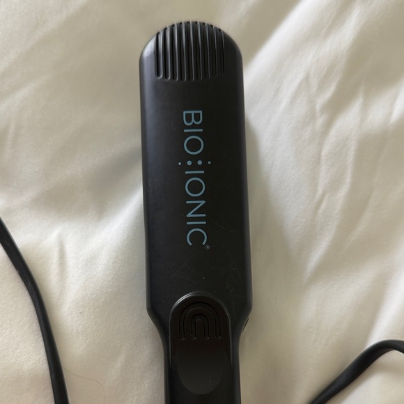 Bio ionic flat iron - Picture 1 of 5